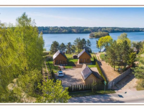 Karmelowe Domki Kaszuby, z jacuzzi na tarasie z widokiem na jezioro, Delowo